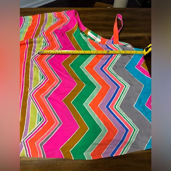 Alice & Trixie Silk One Shoulder Chevron Neon handkerchief blouse size medium - Picture 5 of 6